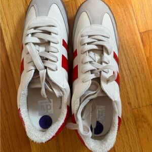 NWOB DV by Dolce Vita Rascal sneaker Red & cream